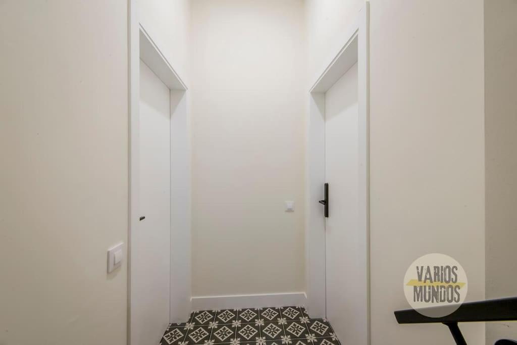Cozy Y Centrico Apt Para 6Pax En Plaza Del Carmen E2 Madrid Ngoại thất bức ảnh
