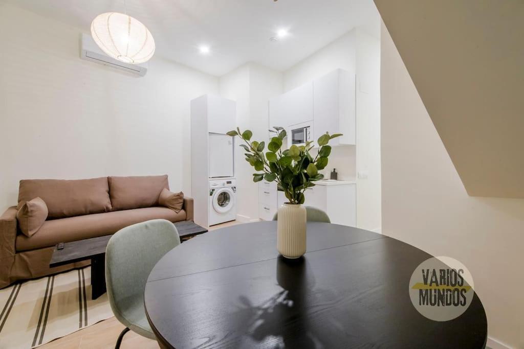 Cozy Y Centrico Apt Para 6Pax En Plaza Del Carmen E2 Madrid Ngoại thất bức ảnh