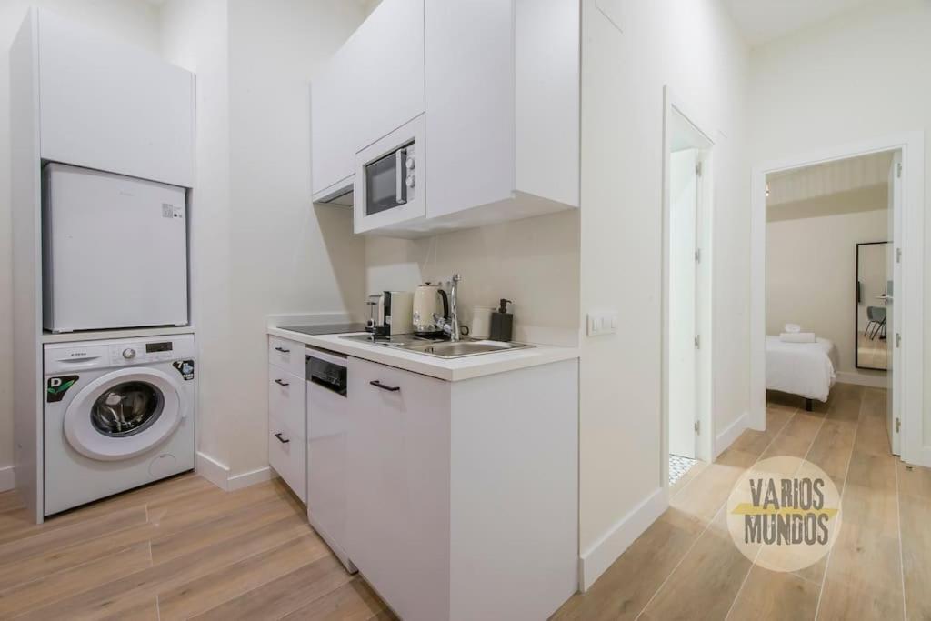 Cozy Y Centrico Apt Para 6Pax En Plaza Del Carmen E2 Madrid Ngoại thất bức ảnh