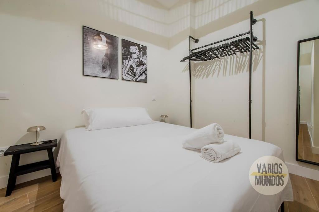 Cozy Y Centrico Apt Para 6Pax En Plaza Del Carmen E2 Madrid Ngoại thất bức ảnh