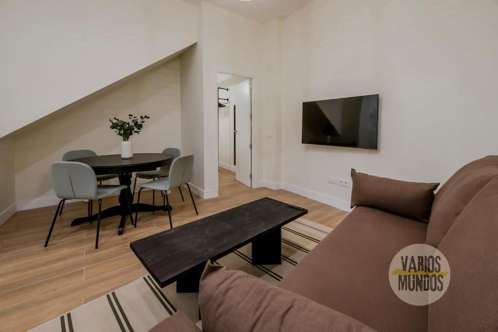 Cozy Y Centrico Apt Para 6Pax En Plaza Del Carmen E2 Madrid Ngoại thất bức ảnh