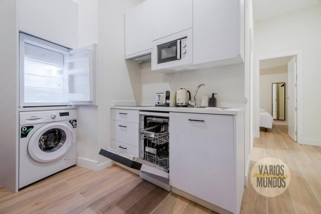 Cozy Y Centrico Apt Para 6Pax En Plaza Del Carmen E2 Madrid Ngoại thất bức ảnh